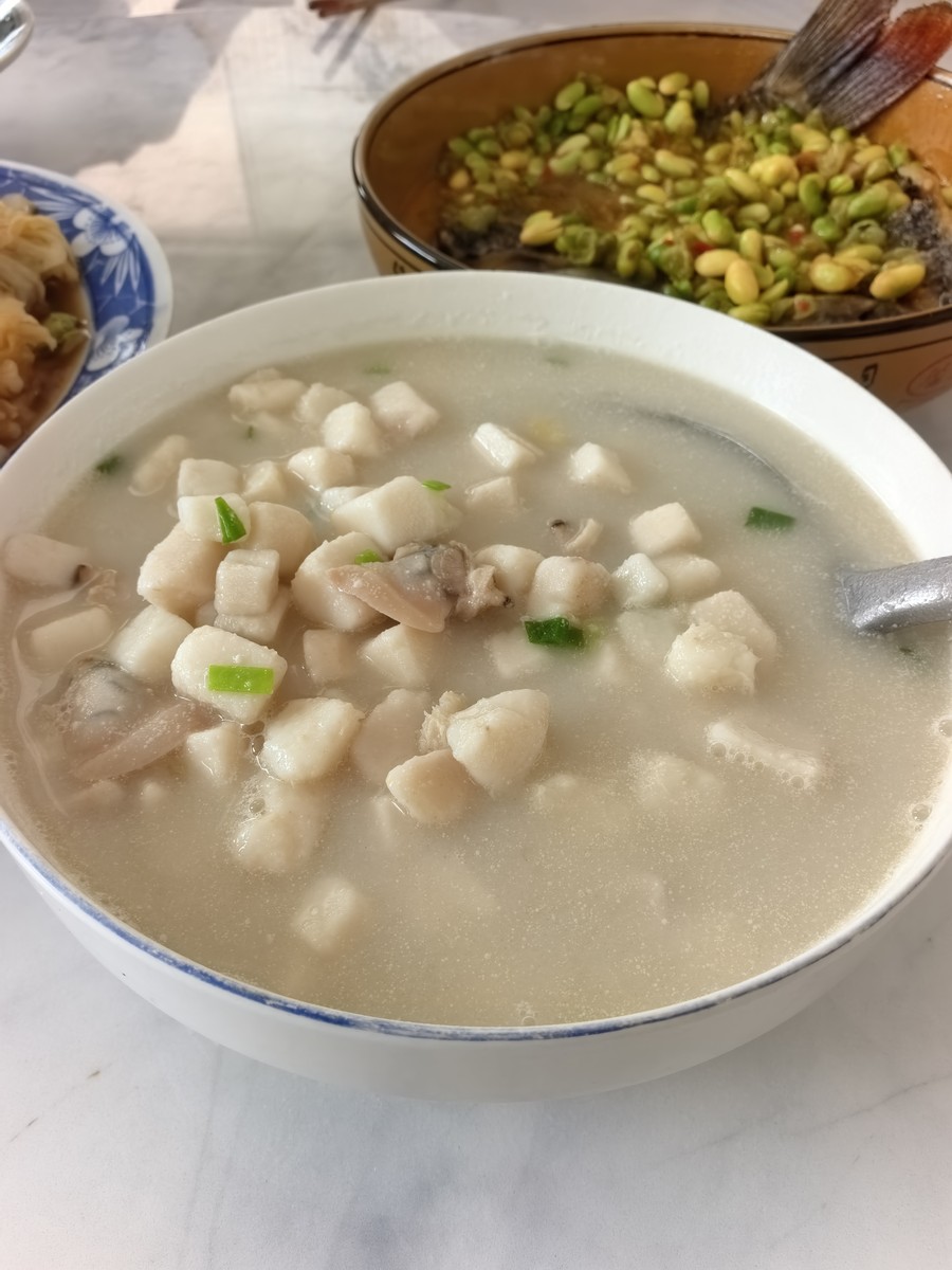 撒蒜末装碗